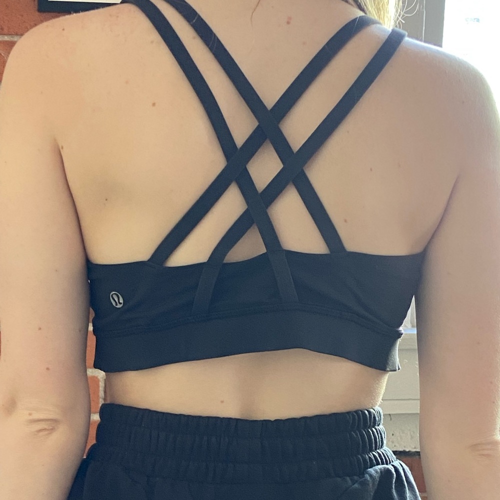Lululemon Sports Bra Size M